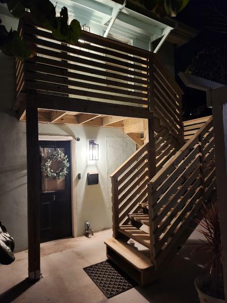 J&R Remodeling & Carpentry