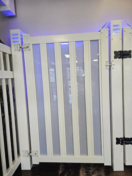 Vinyl Land Fencing Inc.