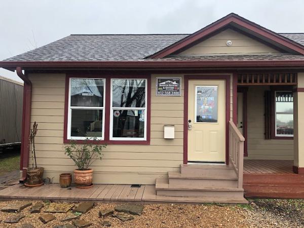 Houston Roofing & Gutters