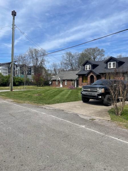 615 Lawn and Landscapes