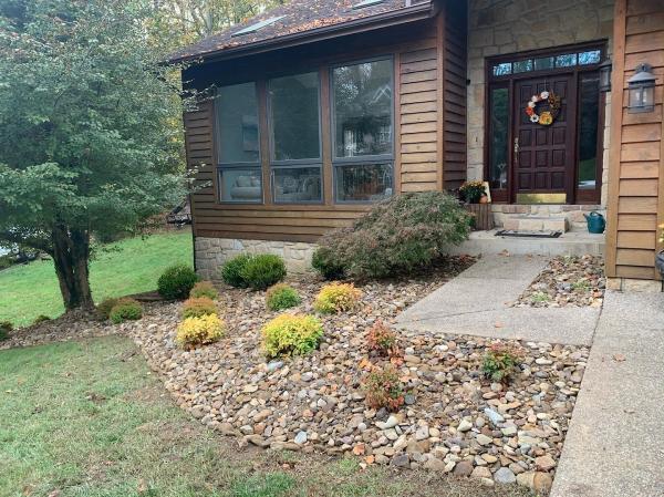 4 Seasons Lawn Care and More