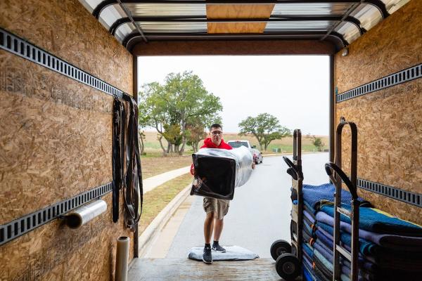 Apache Moving & Storage