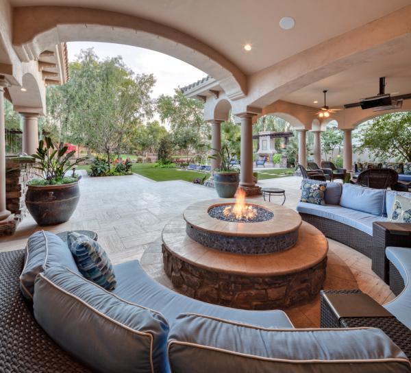 Unique Landscapes & Custom Pools