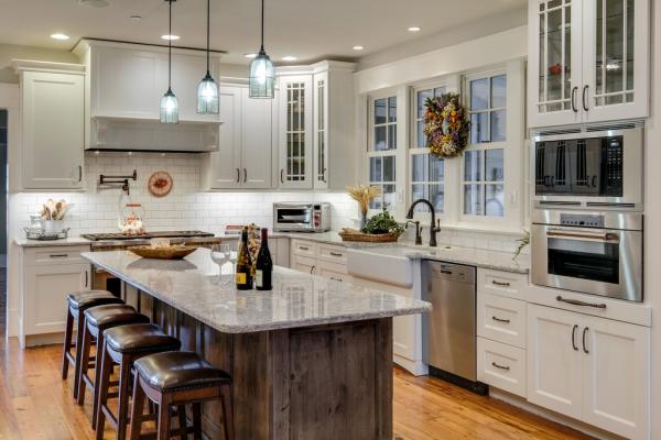 Carriage House Custom Homes & Interiors Inc.