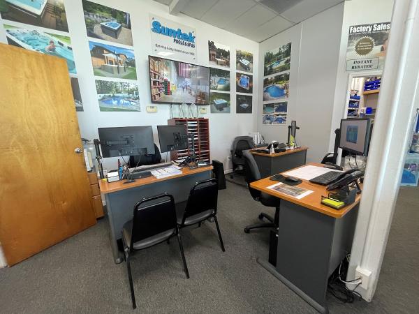 Suntek Pools & Spas