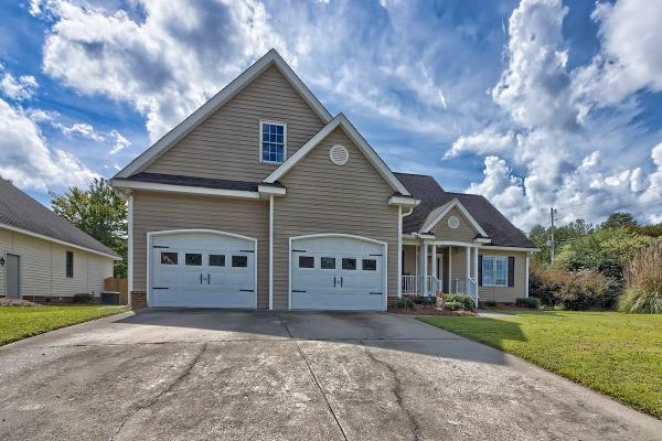 Allie Koon Realtors/ Land Specialists With Coldwell Banker Realty