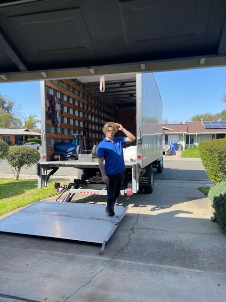 Greek Movers