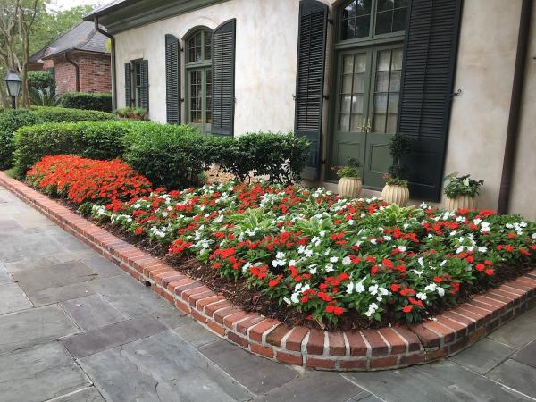 Bonin's Lawn & Lighting