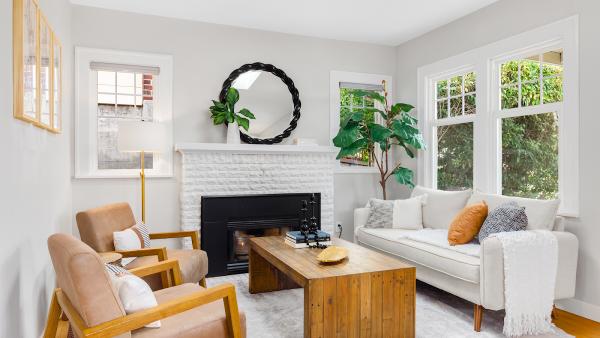 Les Is More Home Staging
