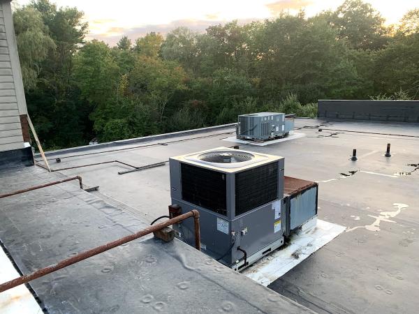 Robert Roofing and Gutters