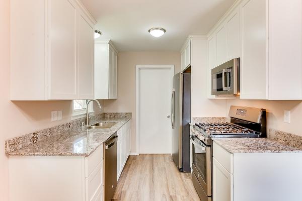Floors 2 Kitchens