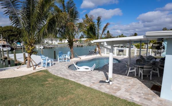 Tropical Pools and Pavers