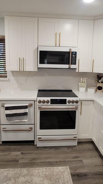 168 Cabinet Outlet LLC