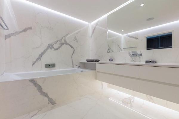 J & R Tile