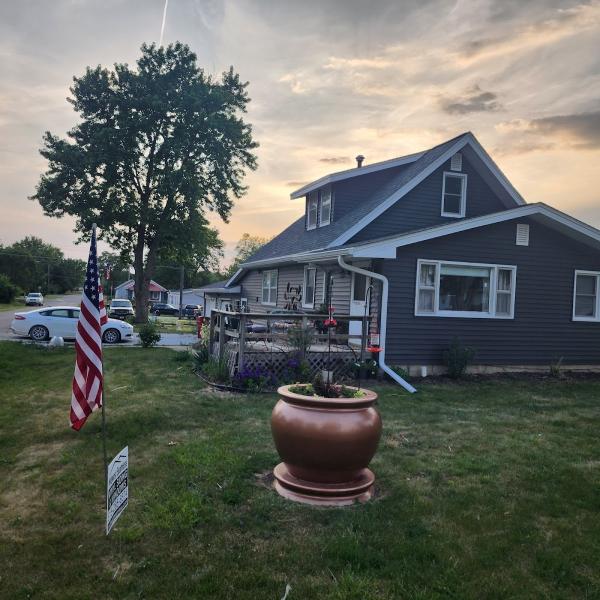 Midwest Seamless Vinyl Siding & Windows Inc.