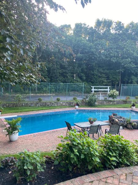 TNT Custom Gunite Pools