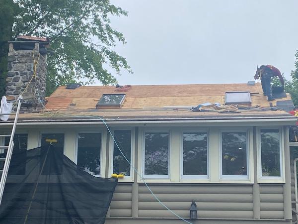 Richie's Roofing Llc
