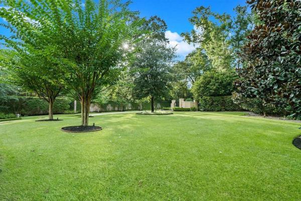 Axis Lawn Solutions