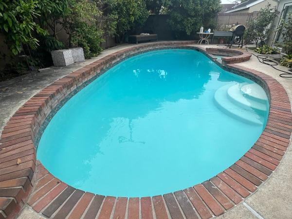 Supreme Pools & Spas