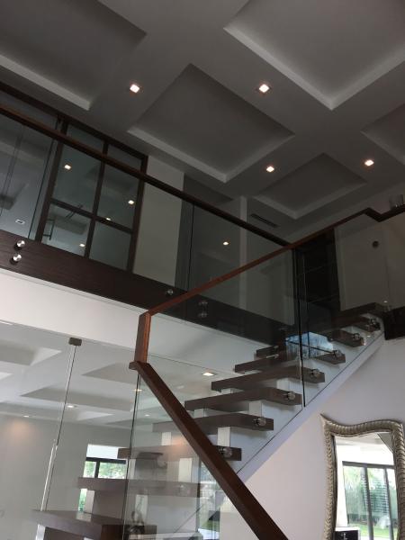 Design Floor & Home