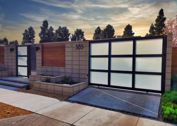Mulholland Gates