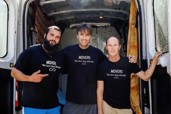 Konstant Movers