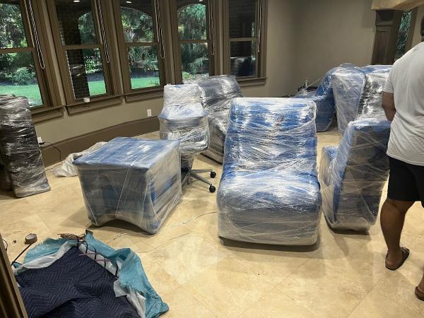 The Knowledgeable Movers