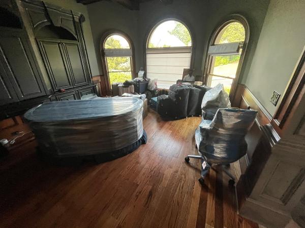 The Knowledgeable Movers