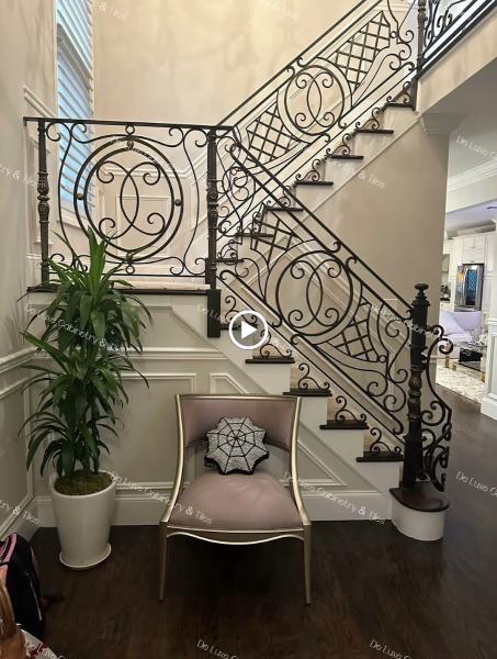 De Luxe Cabinetry & Tiles