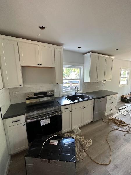 Advanced Cabinets & Tops