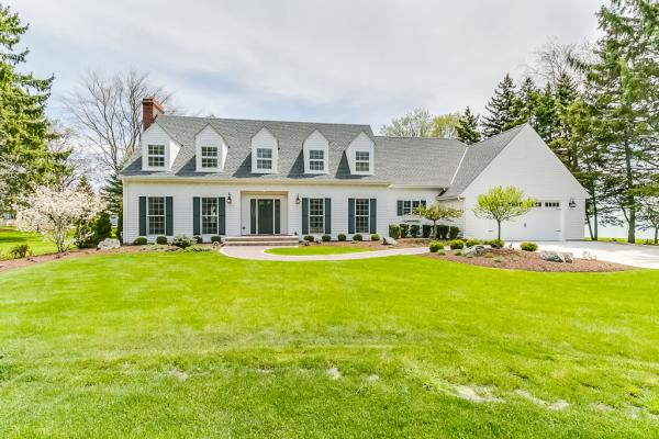 Felicia Pavlica Team: Re/Max Elite