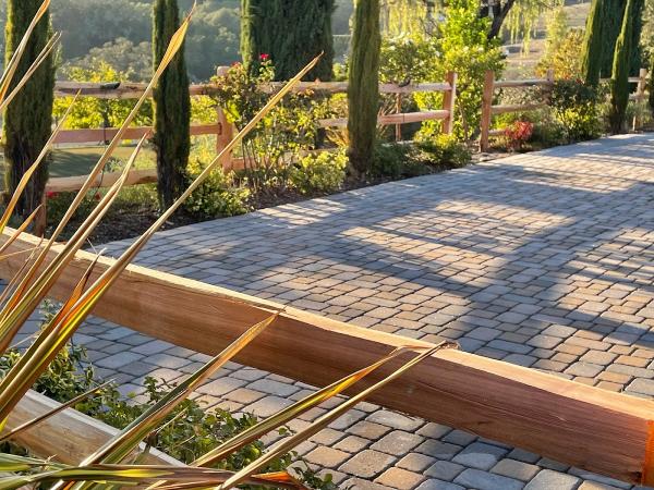 Bravo's Fencing & Repair
