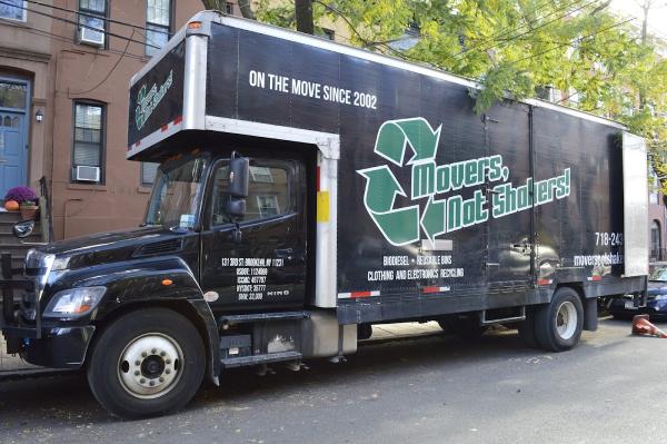 Movers Not Shakers : Brooklyn Moving Company