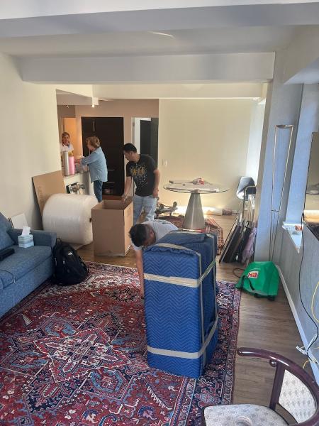 Movers Not Shakers : Brooklyn Moving Company
