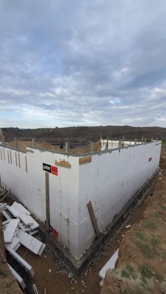 D H Construction & Associates