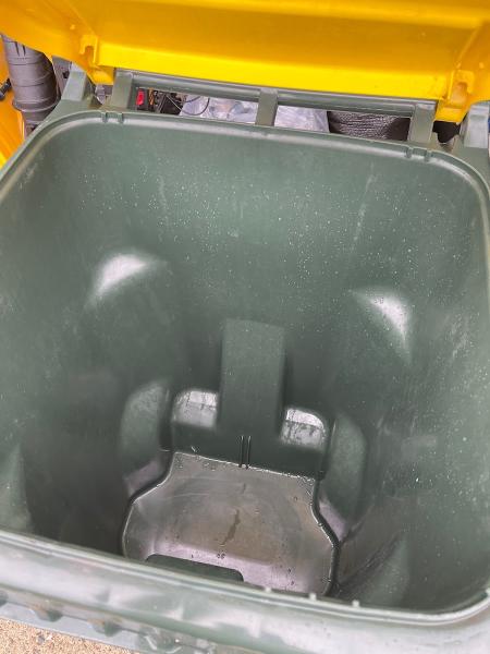 Natural Sanitation Garbage Can Cleaning