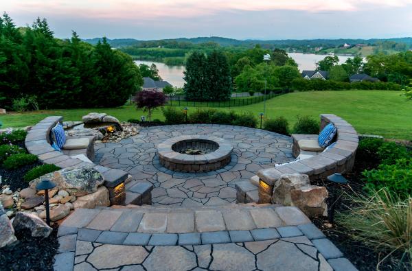 Avant Gardens and Hardscapes