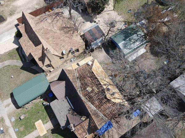 Lone Star Roofs and Construction