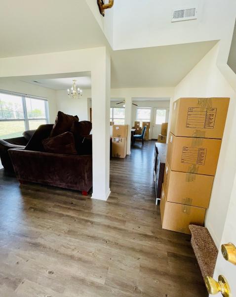 Select van & Storage Co.
