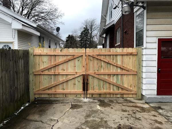 Oak Ridge Fence & Gate Inc