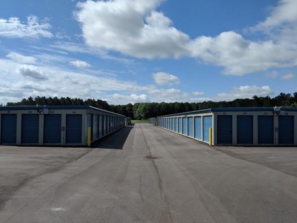 Deluxe Self Storage