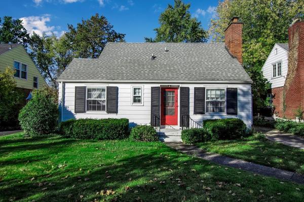 Liz Roberts- Licensed Real Estate Salesperson