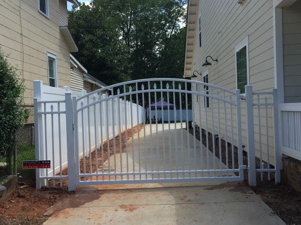 Fence Dr