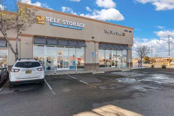 Jen's Indoor Self Storage