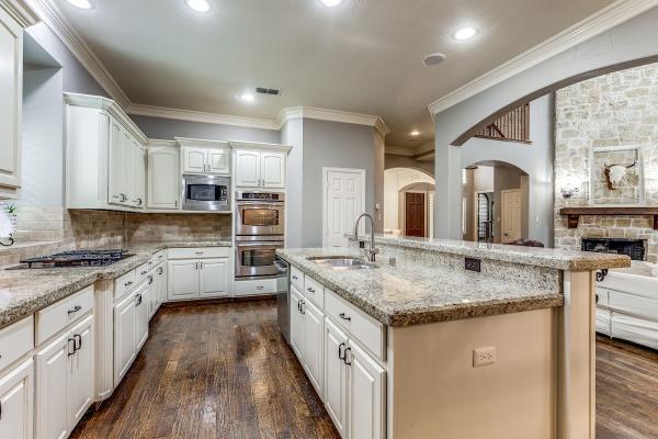 Ellen Gomez Realtor at Re/Max Premier