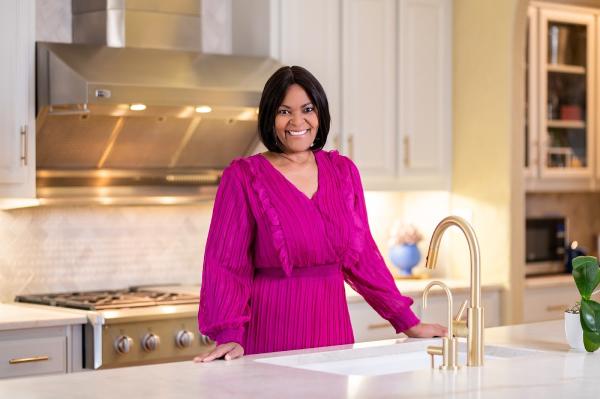 Tracey Serrell