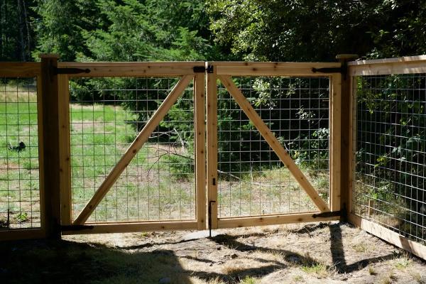 Neighborly Fencing