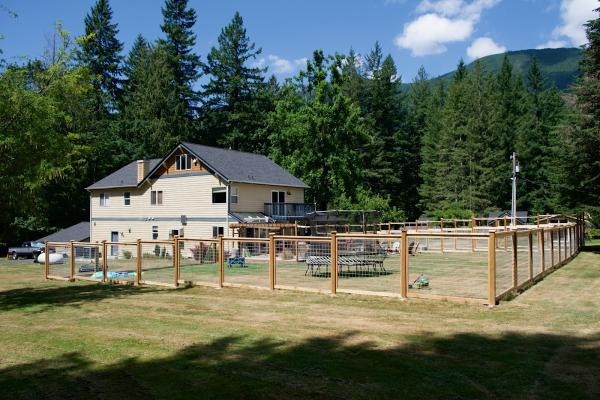 Neighborly Fencing