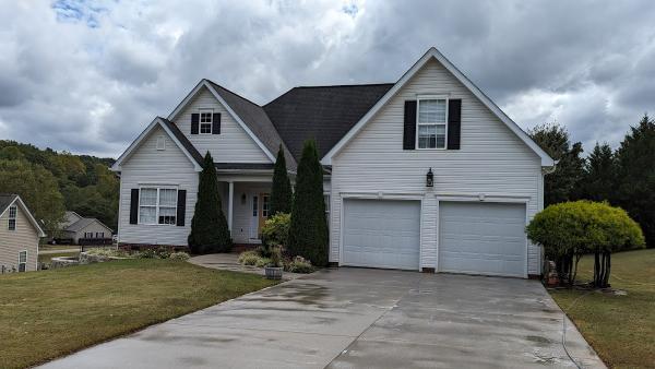 A Magic Touch Pressure Washing LLC