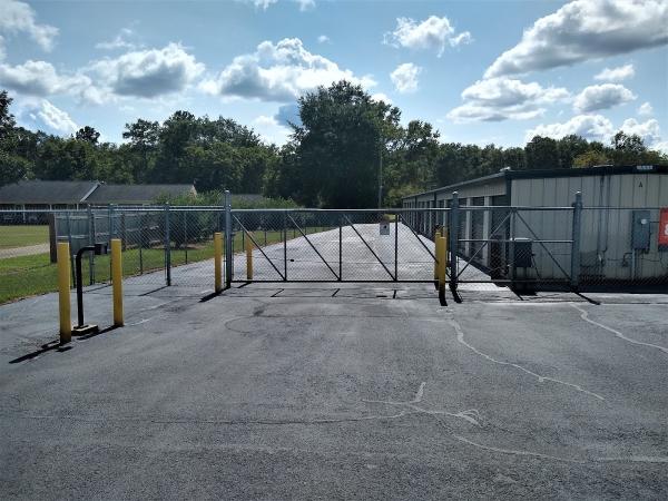 Holly Springs Road Storage den
